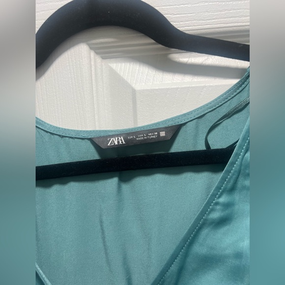 ZARA Satin effect wrap dress - size L - Picture 2 of 3